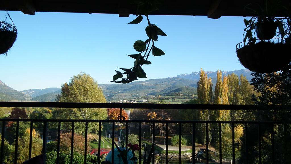 Casa Catharina Bed & Breakfast La Seu d'Urgell Exterior foto